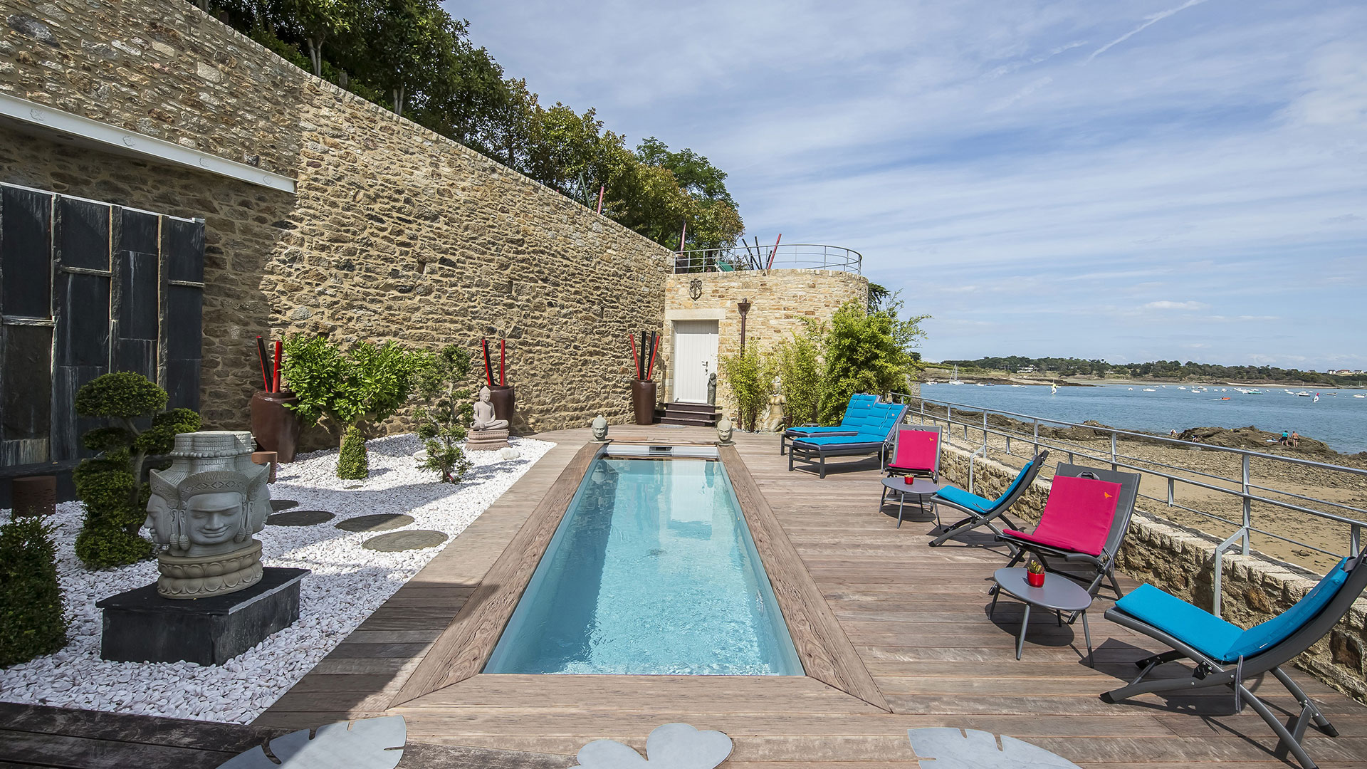 piscine couloir briques