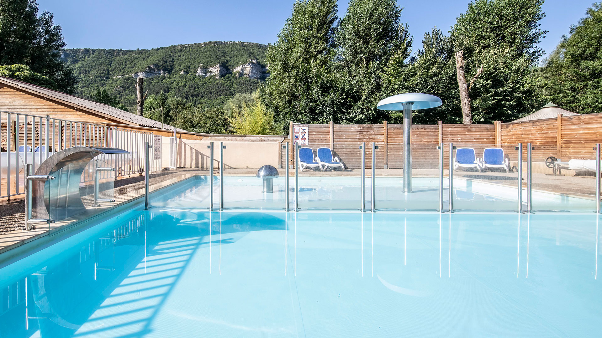 piscine espace ludique enfants