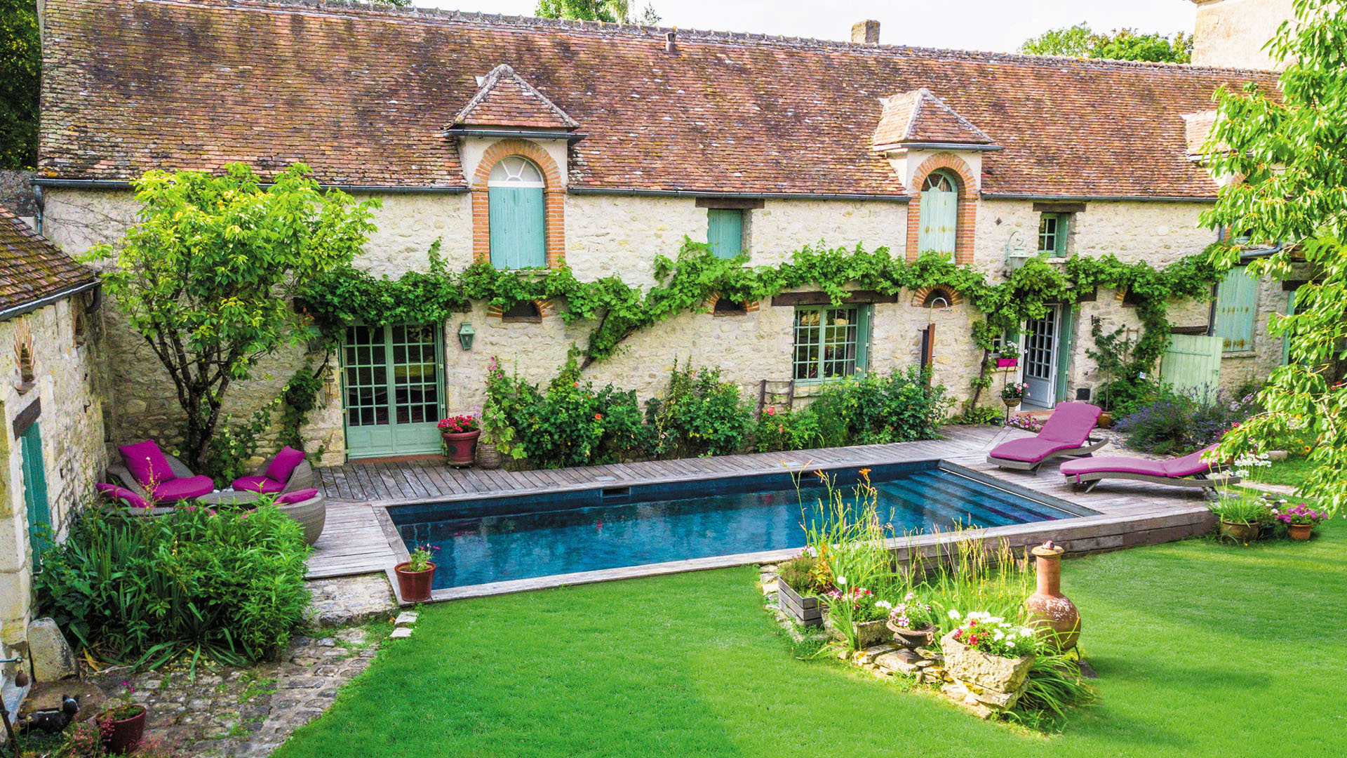 piscine maison briques