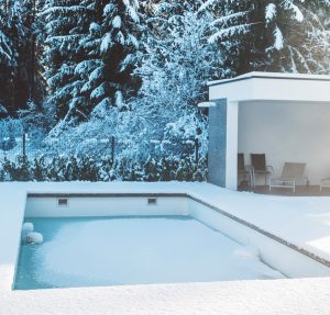 Hivernage actif piscine : solution simple pour hiverner sa piscine