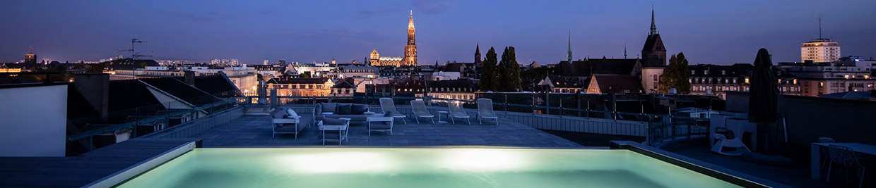 piscine rooftop nuit