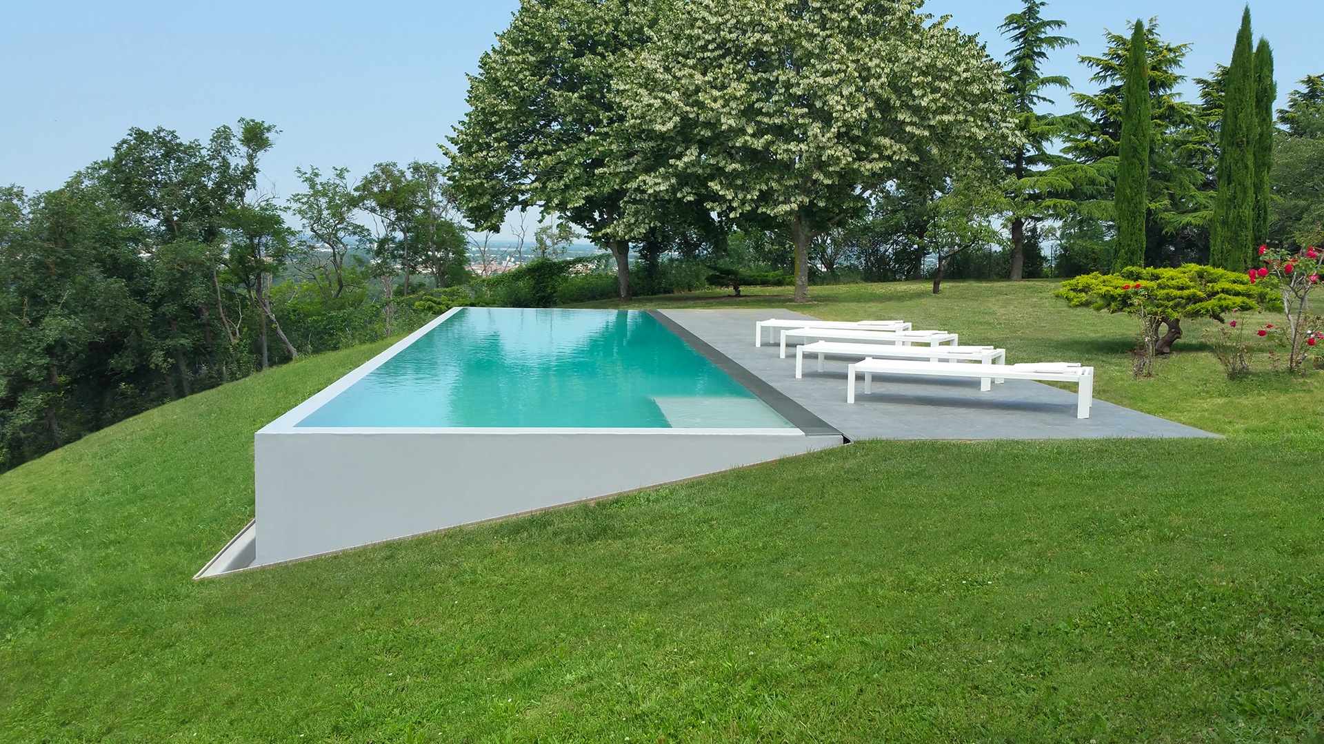 Laisser une piscine sans absence